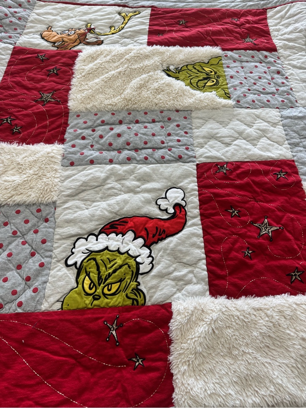 PB TEEN Dr. Seuss Christmas Grinch Patchwork Quilt and Sham Full/Queen